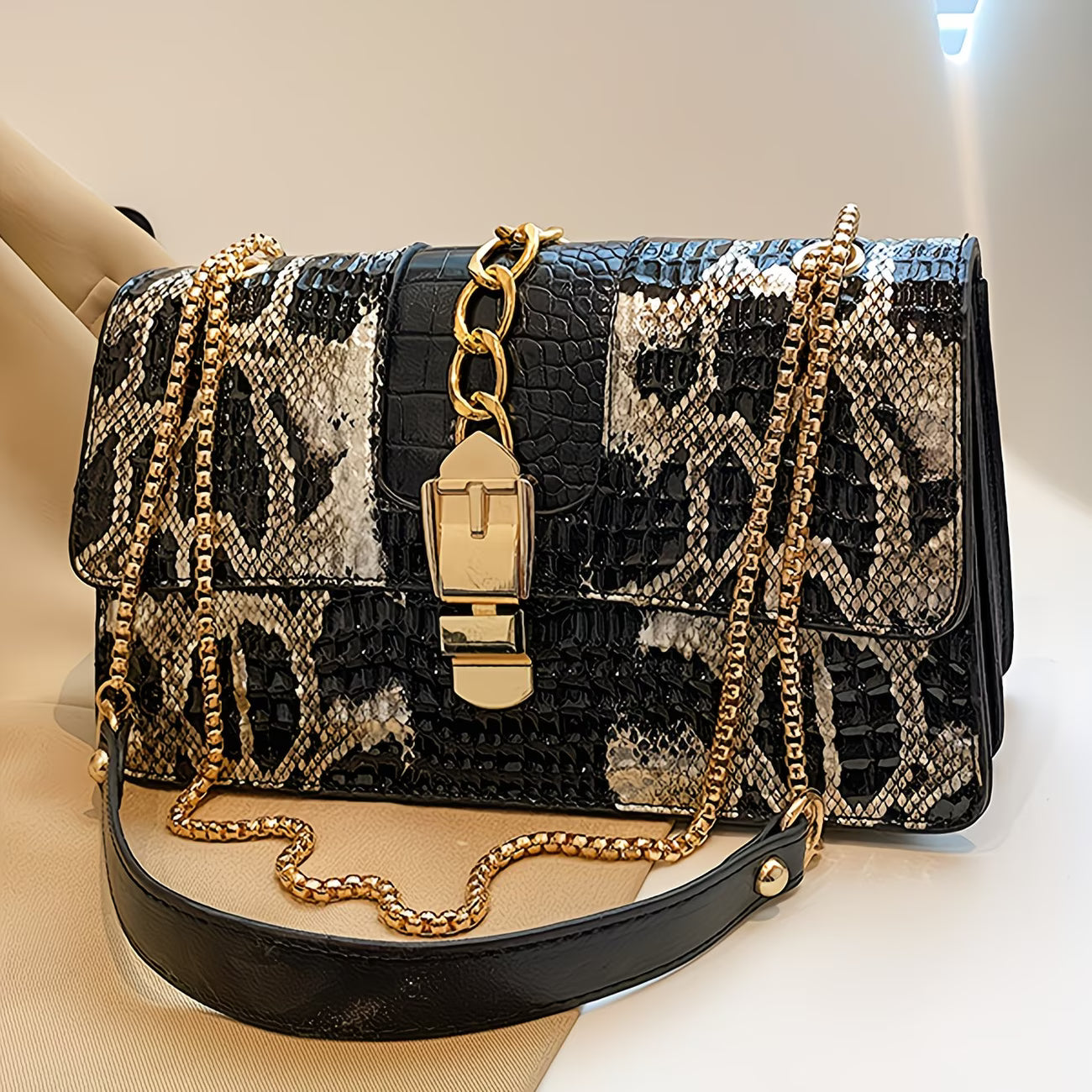 Snake Print Coil Shoulder Bag – Vintage-Inspired, Compact & Perfect for Dating or Daily Styling
