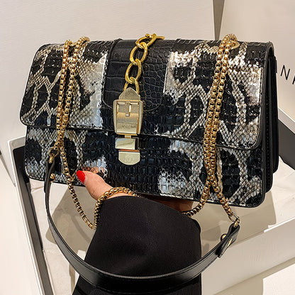 Snake Print Coil Shoulder Bag – Vintage-Inspired, Compact & Perfect for Dating or Daily Styling